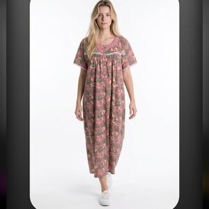 Elegant Floral Maxi Dress in Pink